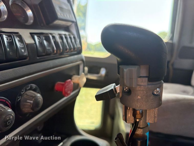 image for item FK5004 2014 Kenworth T8 Series hydrovac truck