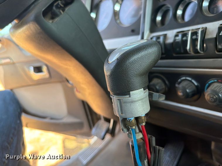 image for item FK5004 2014 Kenworth T8 Series hydrovac truck