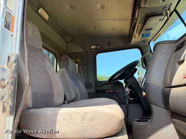 image for item FK5004 2014 Kenworth T8 Series hydrovac truck