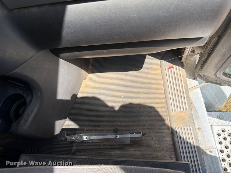 image for item FK5004 2014 Kenworth T8 Series hydrovac truck