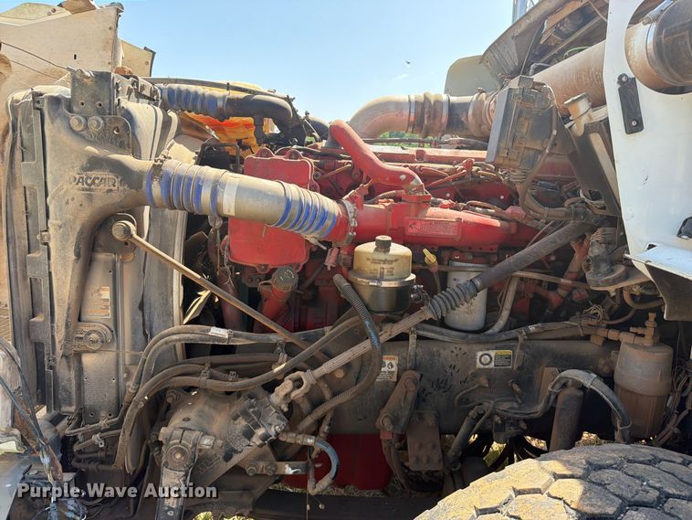 image for item FK5004 2014 Kenworth T8 Series hydrovac truck