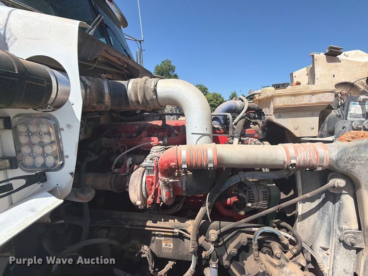 image for item FK5004 2014 Kenworth T8 Series hydrovac truck