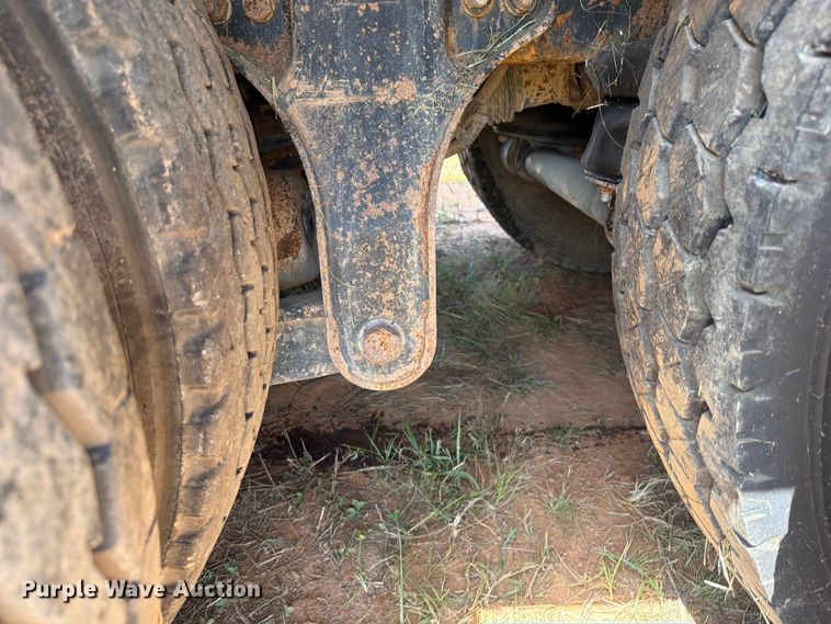 image for item FK5004 2014 Kenworth T8 Series hydrovac truck