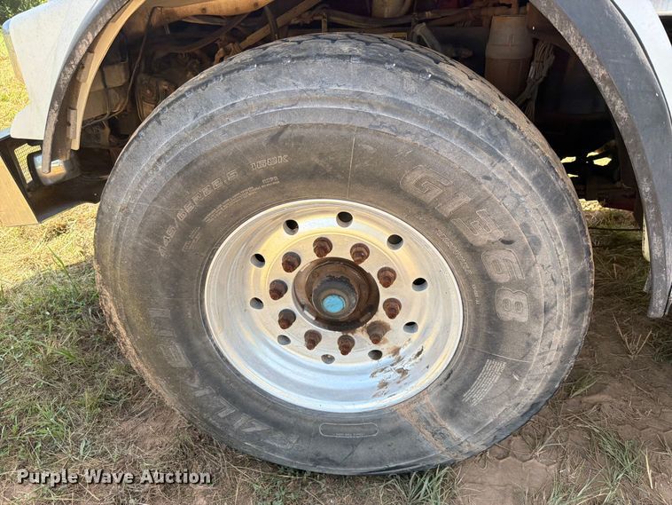 image for item FK5004 2014 Kenworth T8 Series hydrovac truck