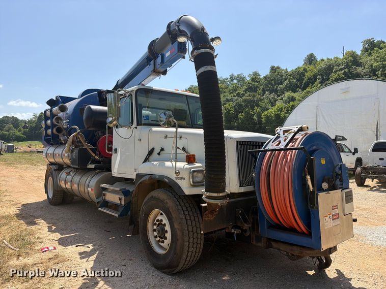 image for item FK5005 2000 Volvo Truck WG sewer jetter truck