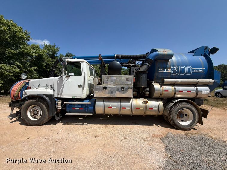 image for item FK5005 2000 Volvo Truck WG sewer jetter truck
