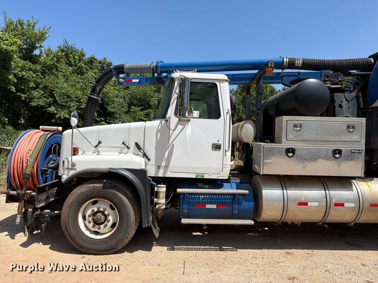 image for item FK5005 2000 Volvo Truck WG sewer jetter truck