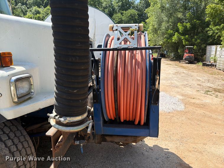 image for item FK5005 2000 Volvo Truck WG sewer jetter truck