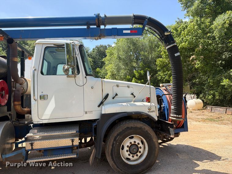 image for item FK5005 2000 Volvo Truck WG sewer jetter truck