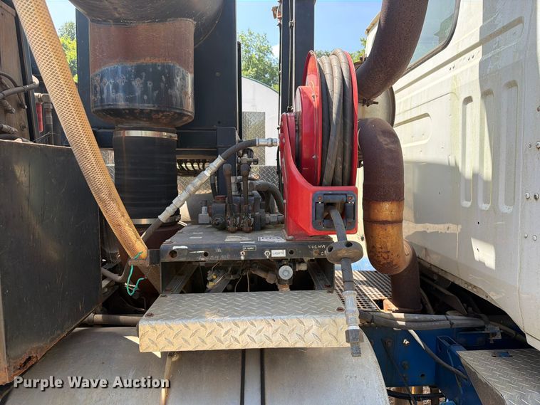 image for item FK5005 2000 Volvo Truck WG sewer jetter truck