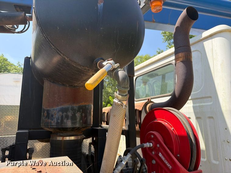 image for item FK5005 2000 Volvo Truck WG sewer jetter truck