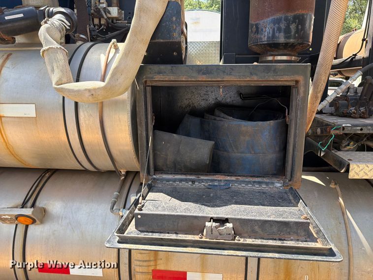 image for item FK5005 2000 Volvo Truck WG sewer jetter truck