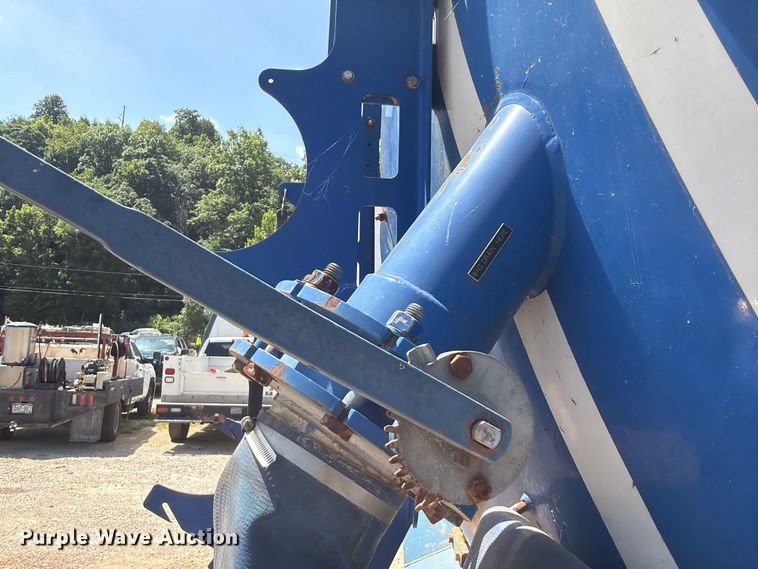 image for item FK5005 2000 Volvo Truck WG sewer jetter truck