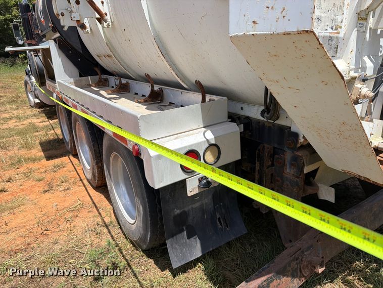 image for item FK5005 2000 Volvo Truck WG sewer jetter truck
