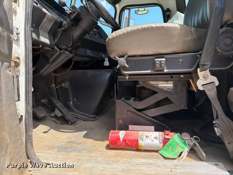 image for item FK5005 2000 Volvo Truck WG sewer jetter truck