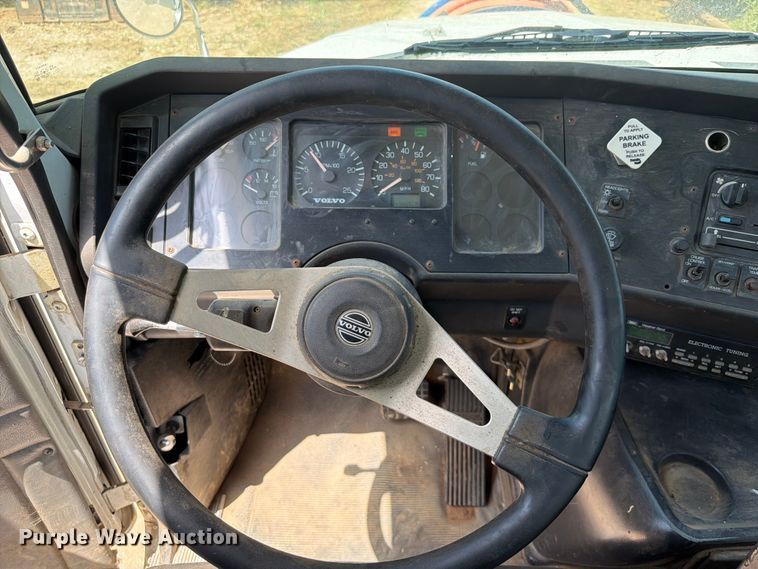 image for item FK5005 2000 Volvo Truck WG sewer jetter truck