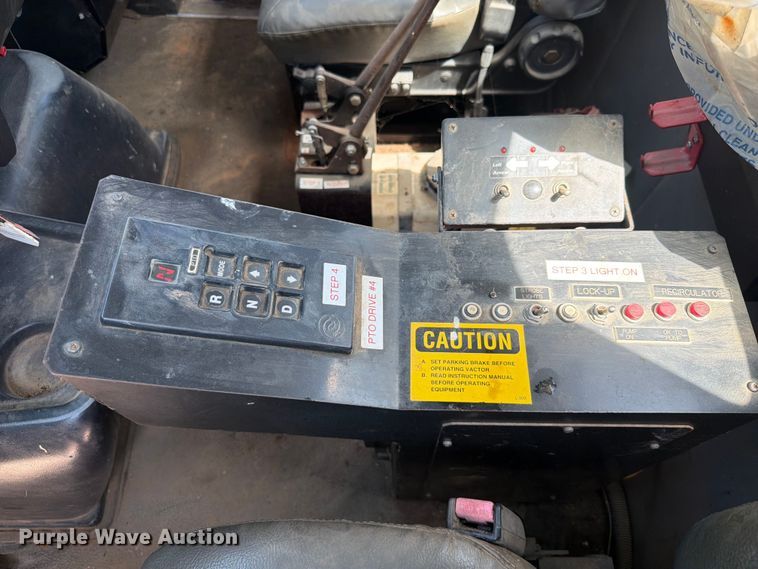 image for item FK5005 2000 Volvo Truck WG sewer jetter truck