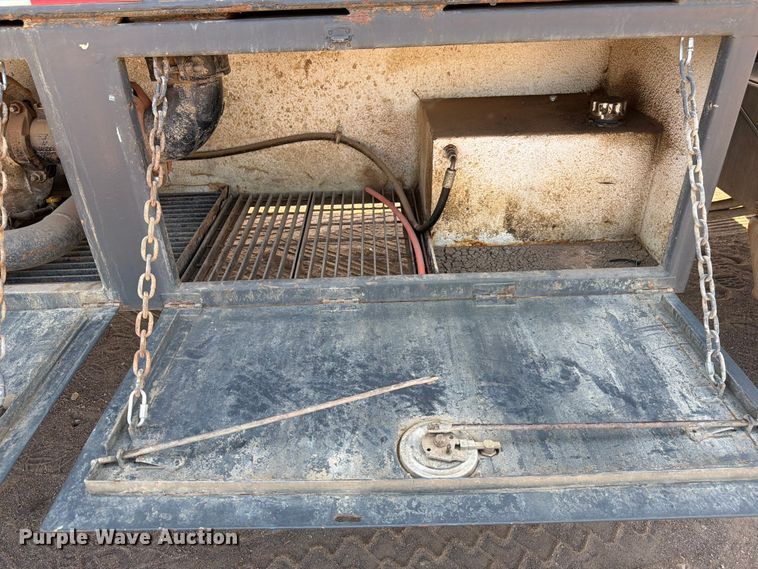 image for item FM7584 2000 Freightliner Conventional flatbed truck