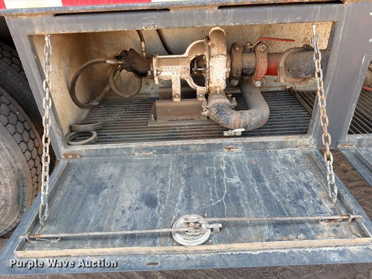 image for item FM7584 2000 Freightliner Conventional flatbed truck
