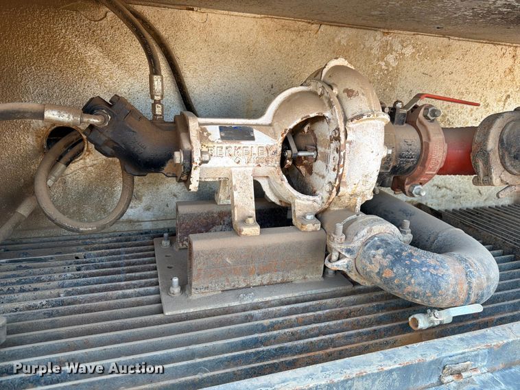 image for item FM7584 2000 Freightliner Conventional flatbed truck
