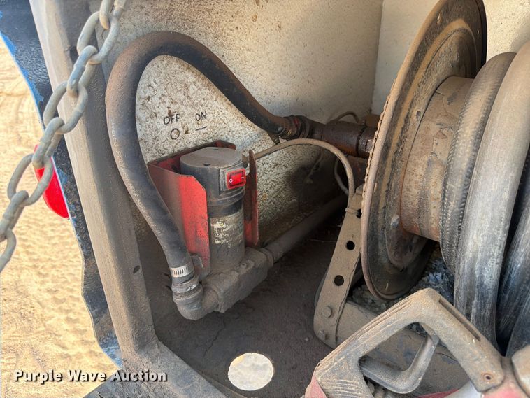 image for item FM7584 2000 Freightliner Conventional flatbed truck