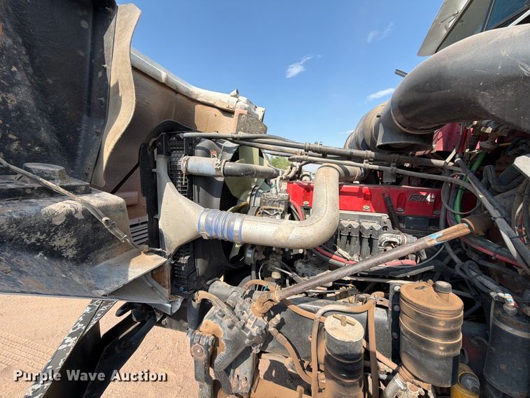 image for item FM7584 2000 Freightliner Conventional flatbed truck