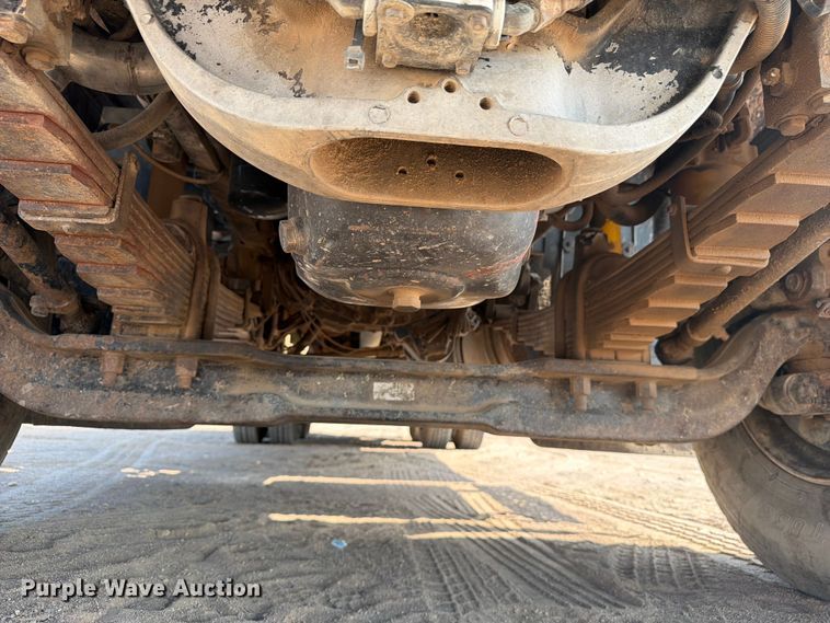 image for item FM7584 2000 Freightliner Conventional flatbed truck
