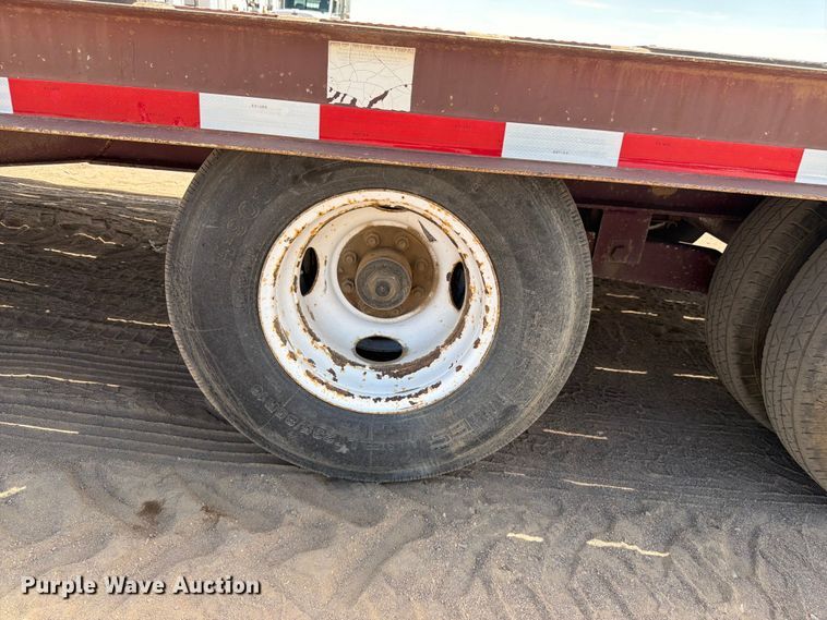 image for item FM7589 2000 Trail King TK18-2400 equipment trailer