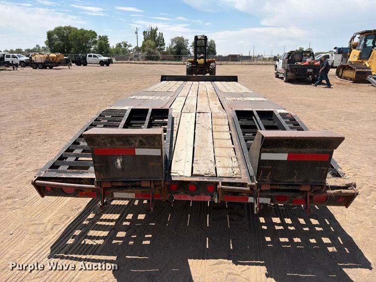 image for item FM7590 2011 Interstate Trailers, Inc. 200T equipment trailer