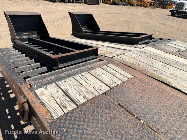 image for item FM7590 2011 Interstate Trailers, Inc. 200T equipment trailer