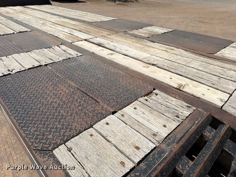 image for item FM7590 2011 Interstate Trailers, Inc. 200T equipment trailer