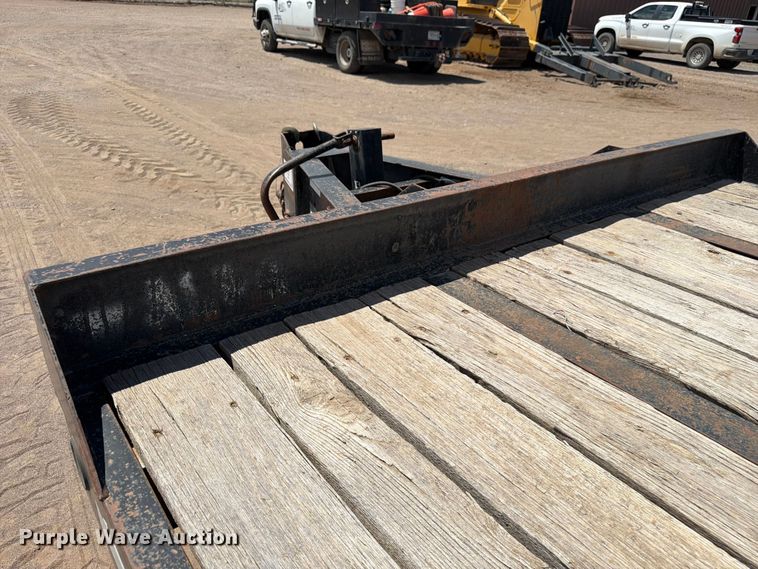 image for item FM7590 2011 Interstate Trailers, Inc. 200T equipment trailer