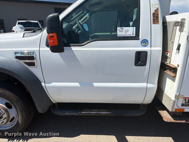 image for item FM7595 2009 Ford F550 Super Duty XL bucket truck