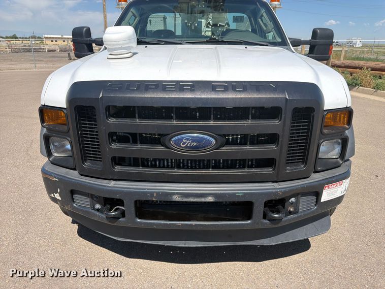 image for item FM7595 2009 Ford F550 Super Duty XL bucket truck