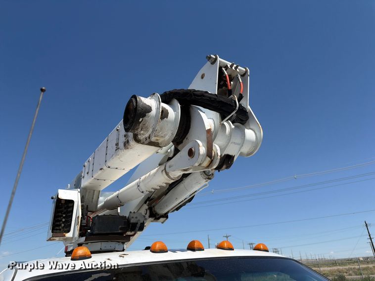 image for item FM7595 2009 Ford F550 Super Duty XL bucket truck