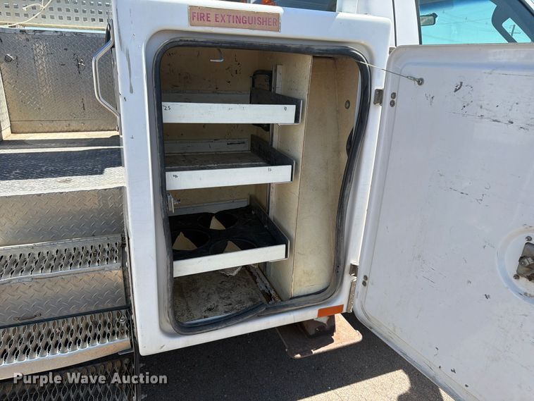 image for item FM7595 2009 Ford F550 Super Duty XL bucket truck