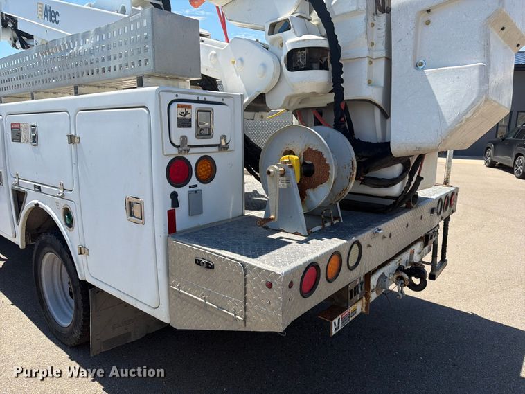 image for item FM7595 2009 Ford F550 Super Duty XL bucket truck