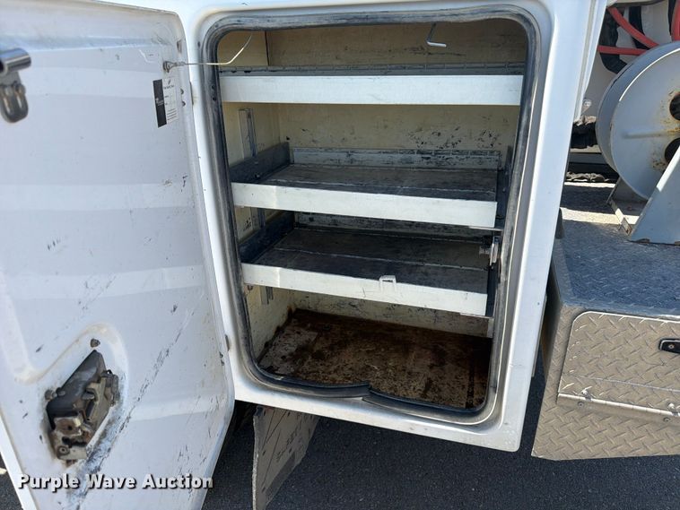 image for item FM7595 2009 Ford F550 Super Duty XL bucket truck