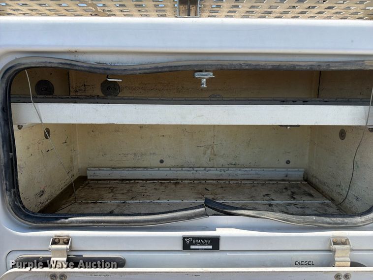 image for item FM7595 2009 Ford F550 Super Duty XL bucket truck