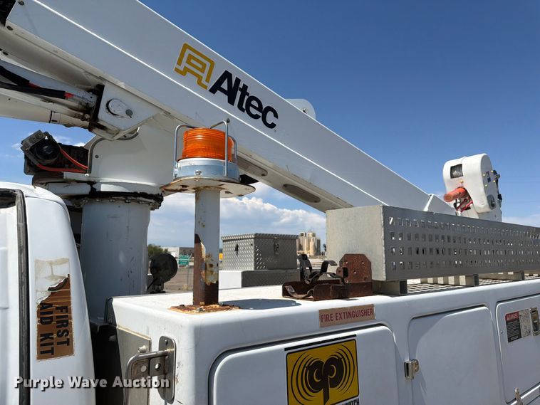 image for item FM7595 2009 Ford F550 Super Duty XL bucket truck
