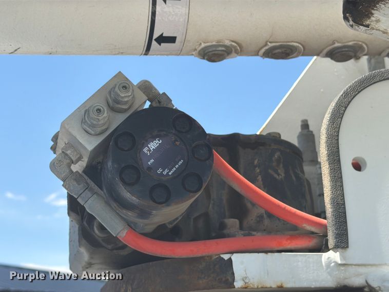 image for item FM7595 2009 Ford F550 Super Duty XL bucket truck
