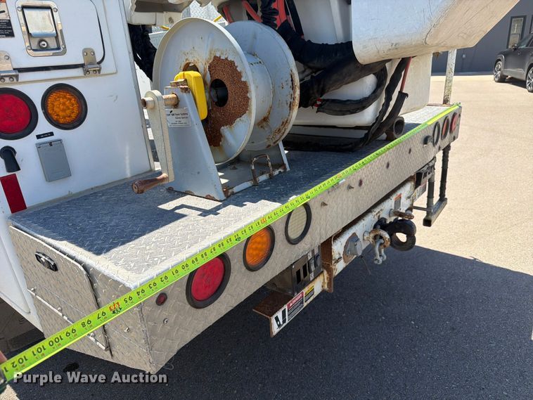 image for item FM7595 2009 Ford F550 Super Duty XL bucket truck
