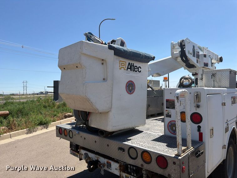 image for item FM7595 2009 Ford F550 Super Duty XL bucket truck