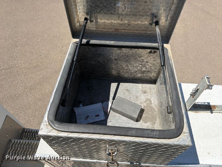 image for item FM7595 2009 Ford F550 Super Duty XL bucket truck