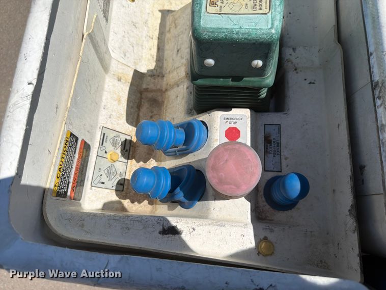image for item FM7595 2009 Ford F550 Super Duty XL bucket truck