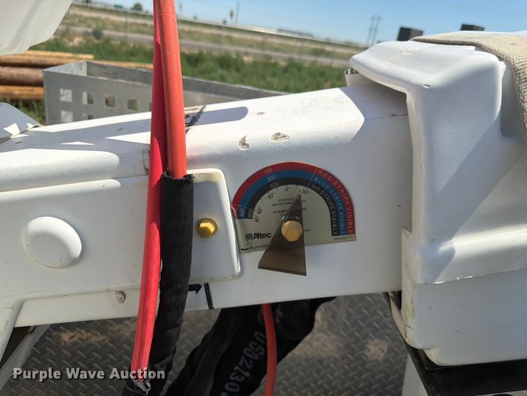 image for item FM7595 2009 Ford F550 Super Duty XL bucket truck