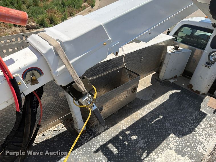 image for item FM7595 2009 Ford F550 Super Duty XL bucket truck