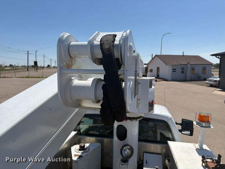 image for item FM7595 2009 Ford F550 Super Duty XL bucket truck