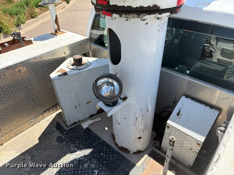 image for item FM7595 2009 Ford F550 Super Duty XL bucket truck
