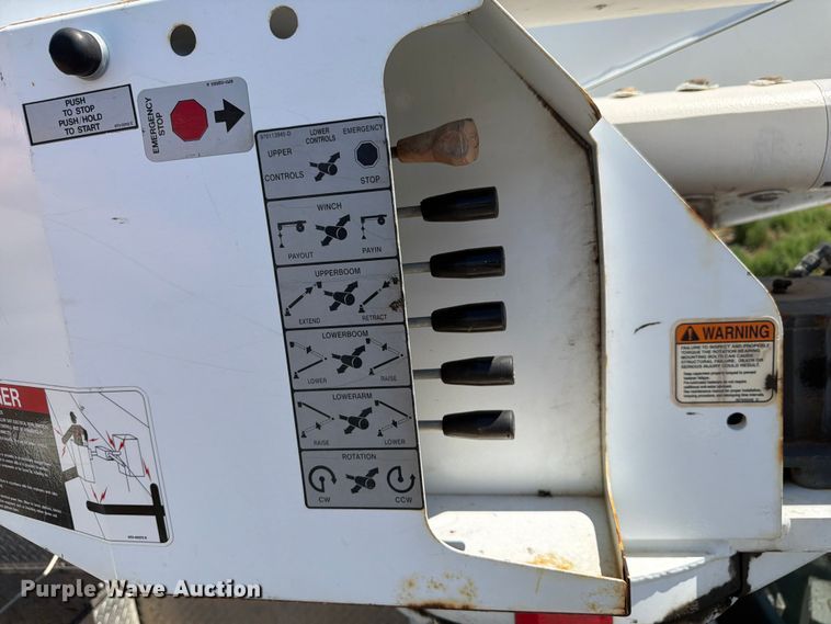 image for item FM7595 2009 Ford F550 Super Duty XL bucket truck